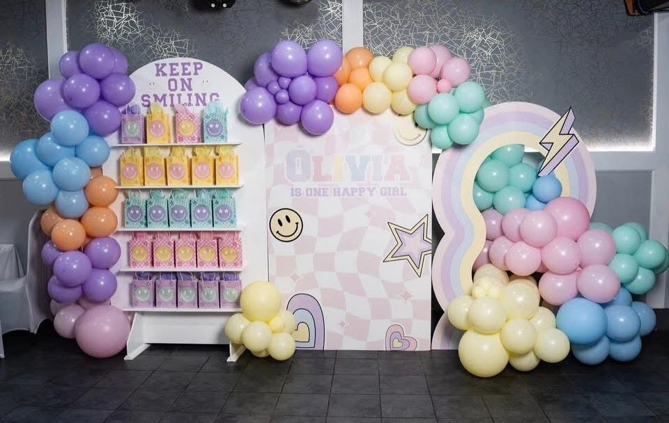 Custom balloon decor